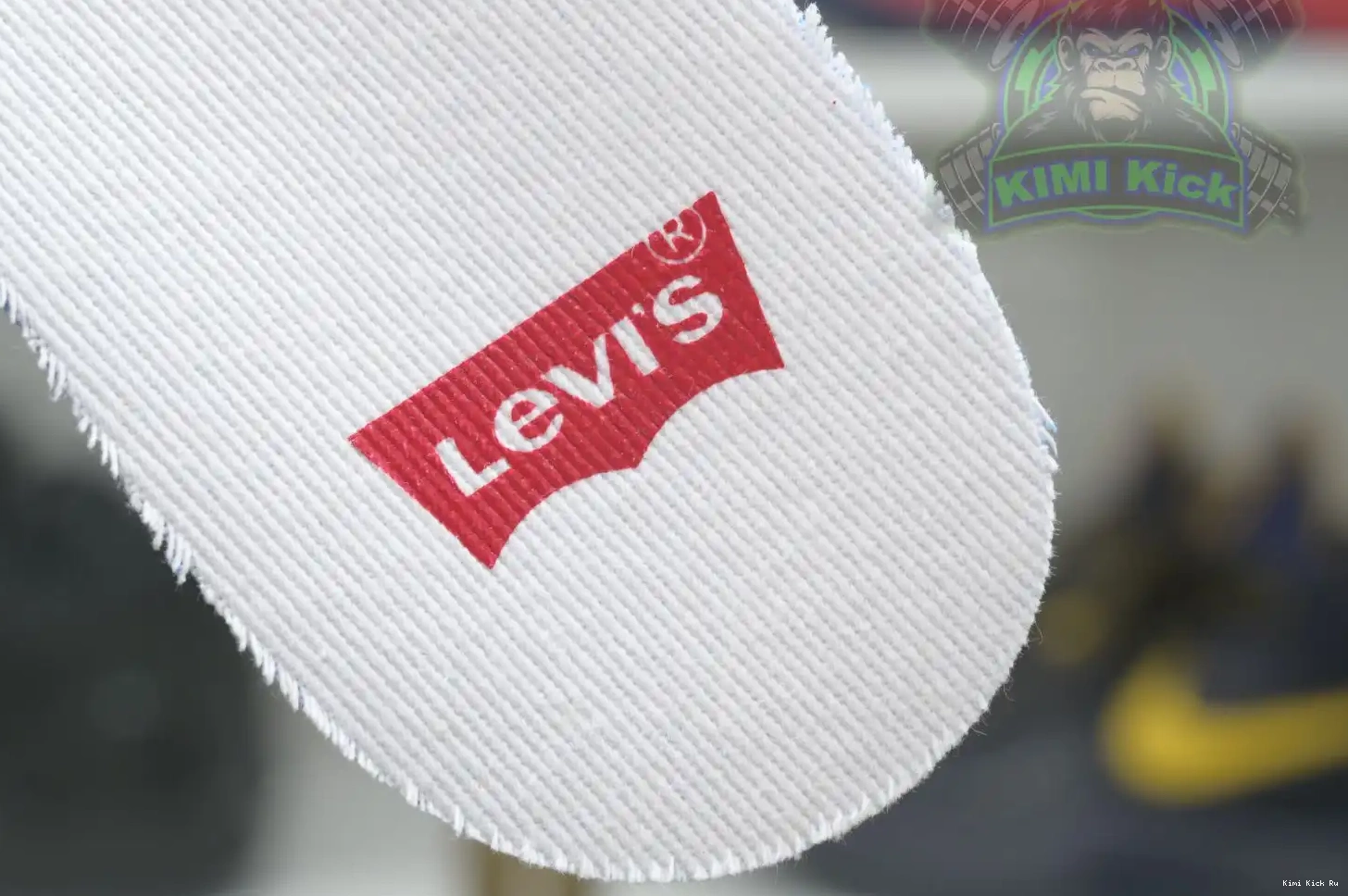 4 Air tag) white levis (levis Jordan Kimikick Jordan 0327